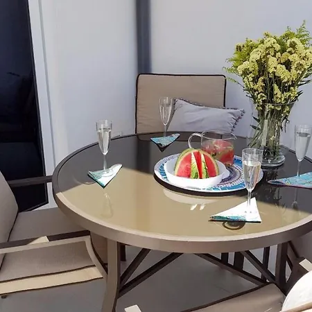 Апартаменти Malibu Blue Адехе